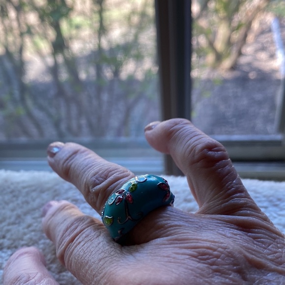 A Groovy Kinda Ring! With rhinestones & crystals SIZE 6 Looks new in turquoise - Picture 5 of 8